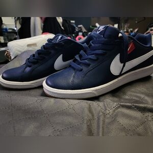 Nike Men's Navy Blue Sneakers